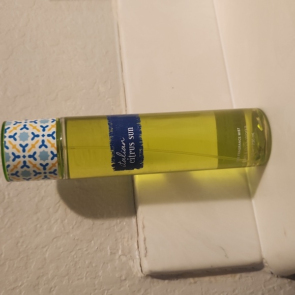 Italian Citrus Sun by Bath & Body Works Mist - Picture 2 of 3